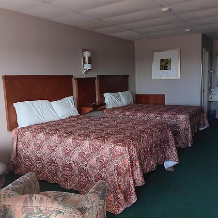 Oyo Sheldon'S Motel And Restaurant Keysville Esterno foto