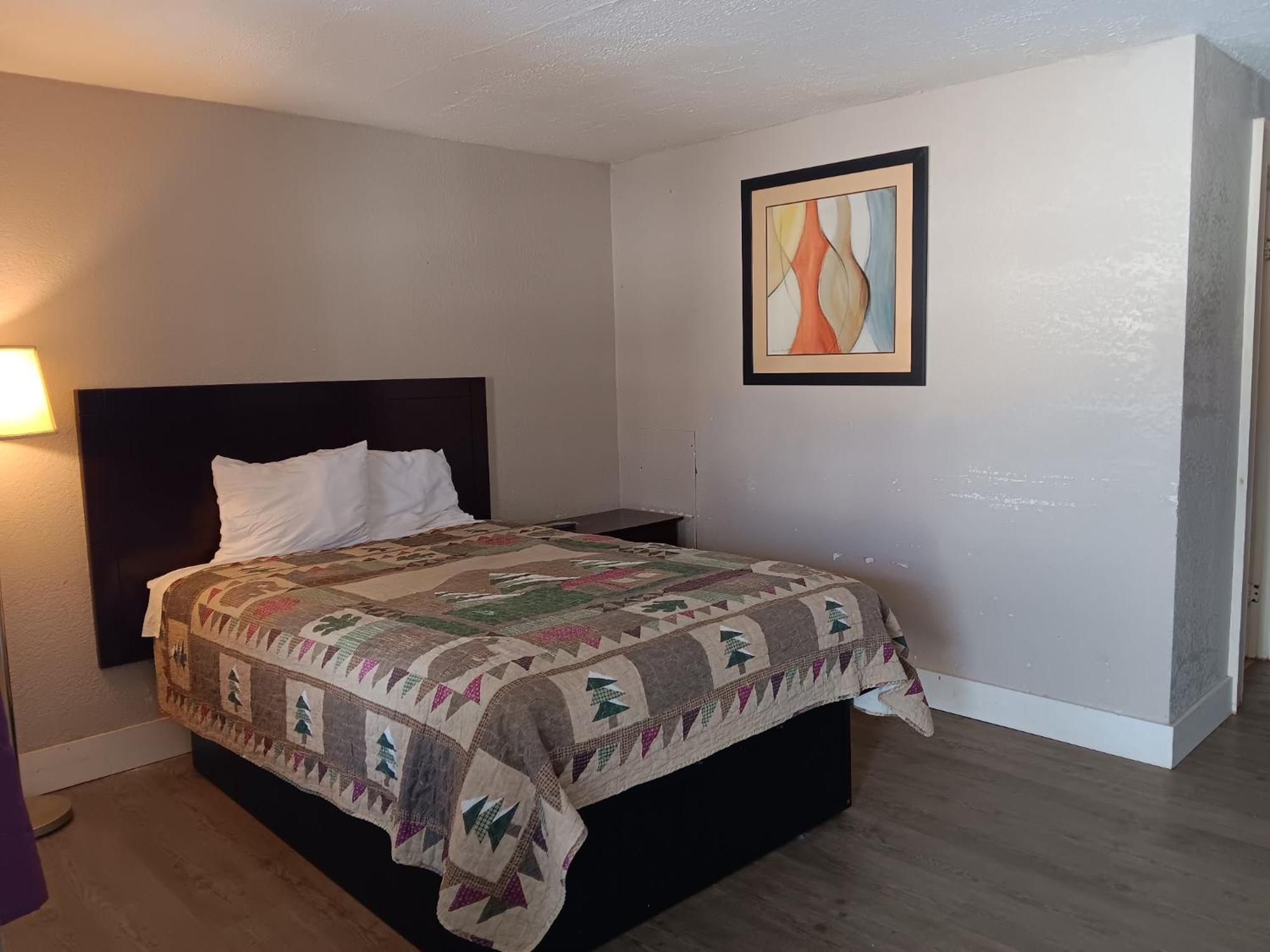 Oyo Sheldon'S Motel And Restaurant Keysville Esterno foto