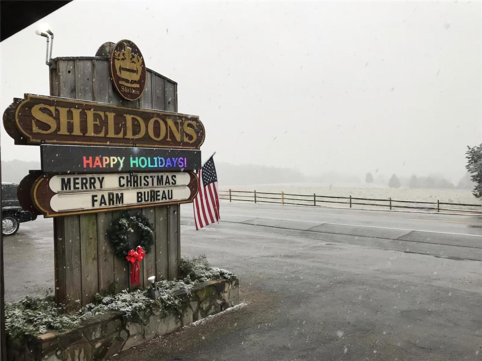 Oyo Sheldon'S Motel And Restaurant Keysville Esterno foto