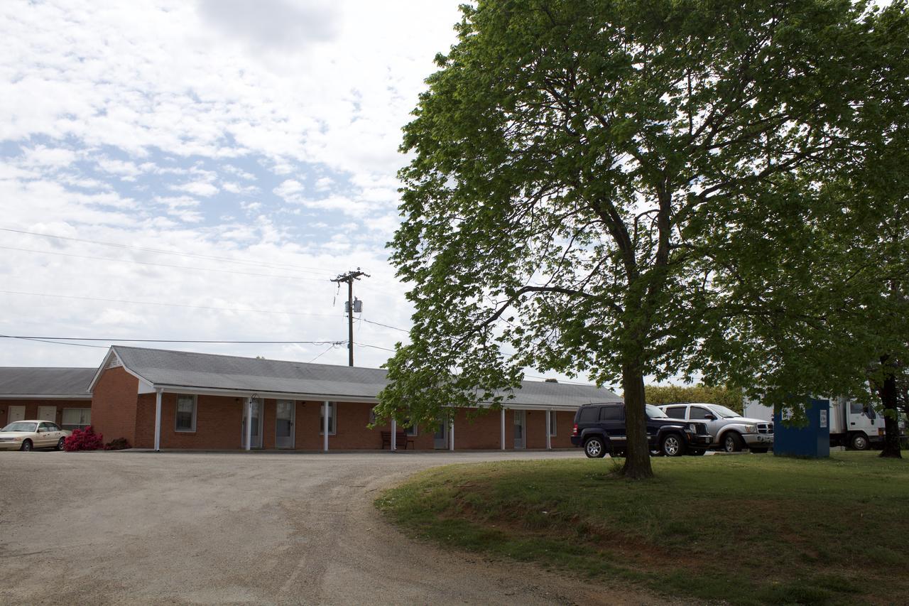 Sheldon'S Motel And Restaurant Keysville Esterno foto